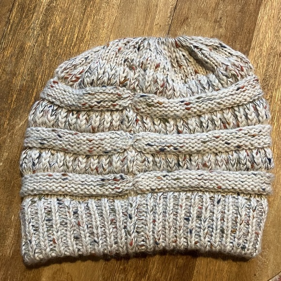 CC Ponytail Beanie - Picture 2 of 2